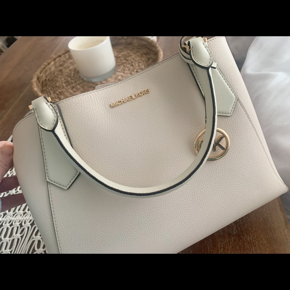 Michael Kors Handbag/Crossbody Bag